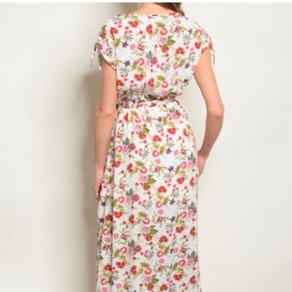 V-NECK HI-LOW FLORAL DRESS - Picture 2 of 3